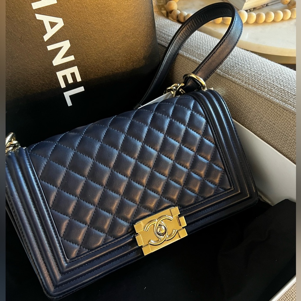Chanel Le boy old medium Lambskin Flapbag in Navy color light gold hardware